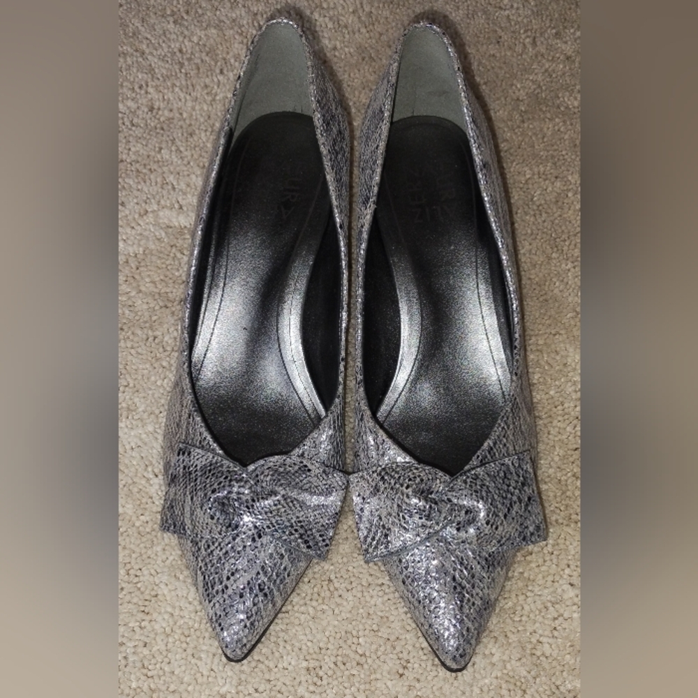 Naturalizer Mavis Gray & Silver Metallic Heels with Pointed Toes. 10M, NWOB.
